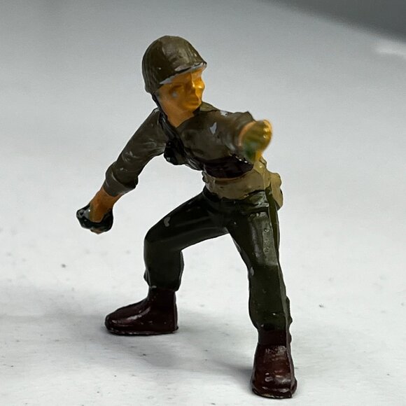 Vintage American WWII Pacific Plastic Soldier Figure Collectible Toy (Marx?) - Picture 2 of 8